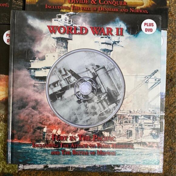 World War II books set with DVDs. 5 book set WWII - Picture 4 of 7